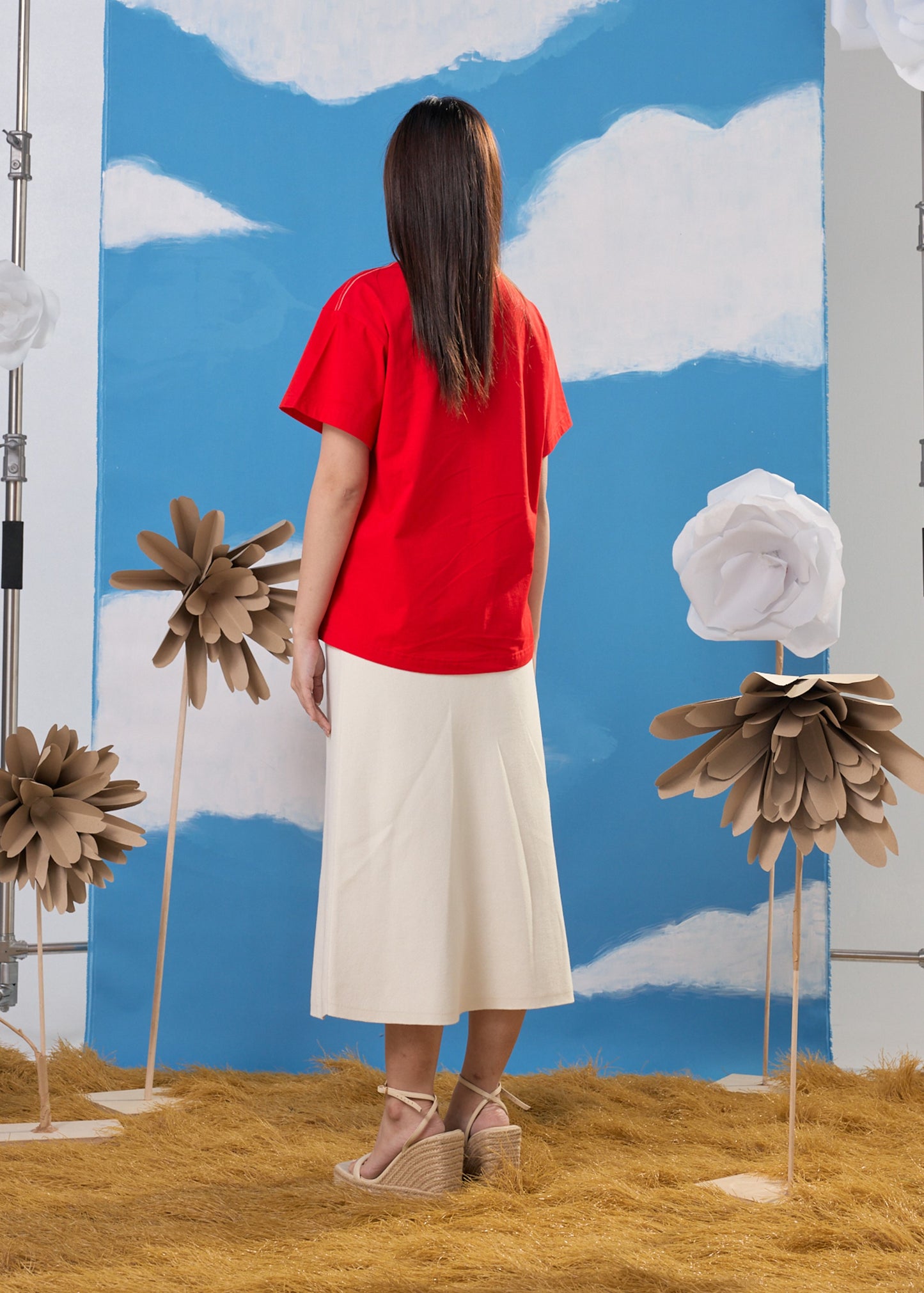 เสื้อยืดคอกลมแขนสั้นสีแดงมะเขือเทศเชอร์รีทรงโอเวอร์ไซส์ฟิตพร้อมลายกราฟฟิก