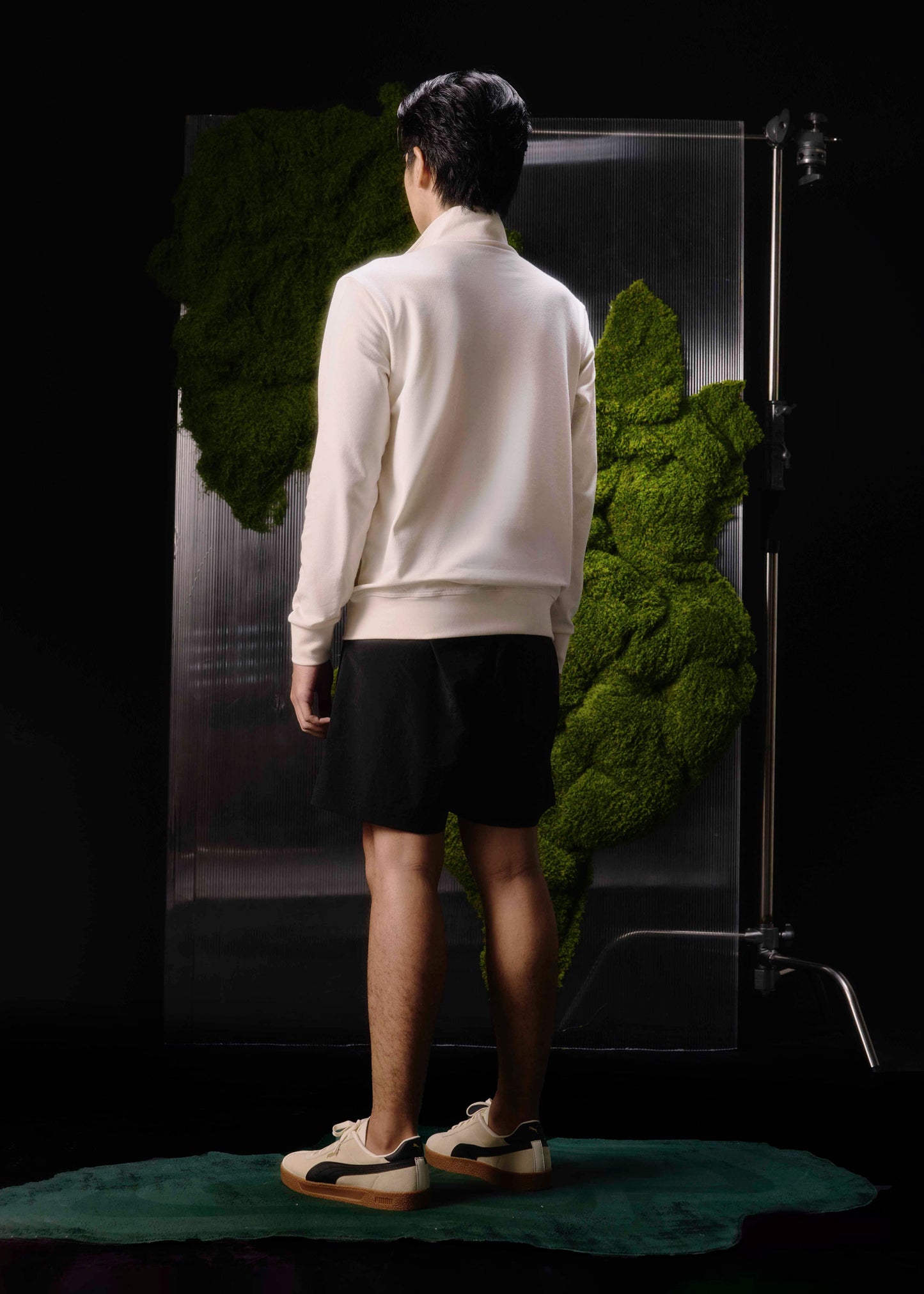 BEIGE CUSTOM FIT JACKET WITH ZIP OPENING