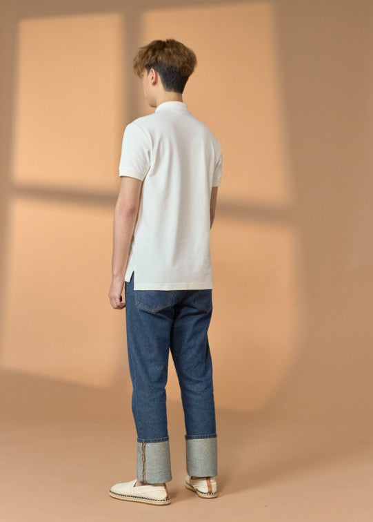 เสื้อโปโลทรงคัสตอมฟิตสีอันบลีซคอตต้อนพร้อมลายปัก