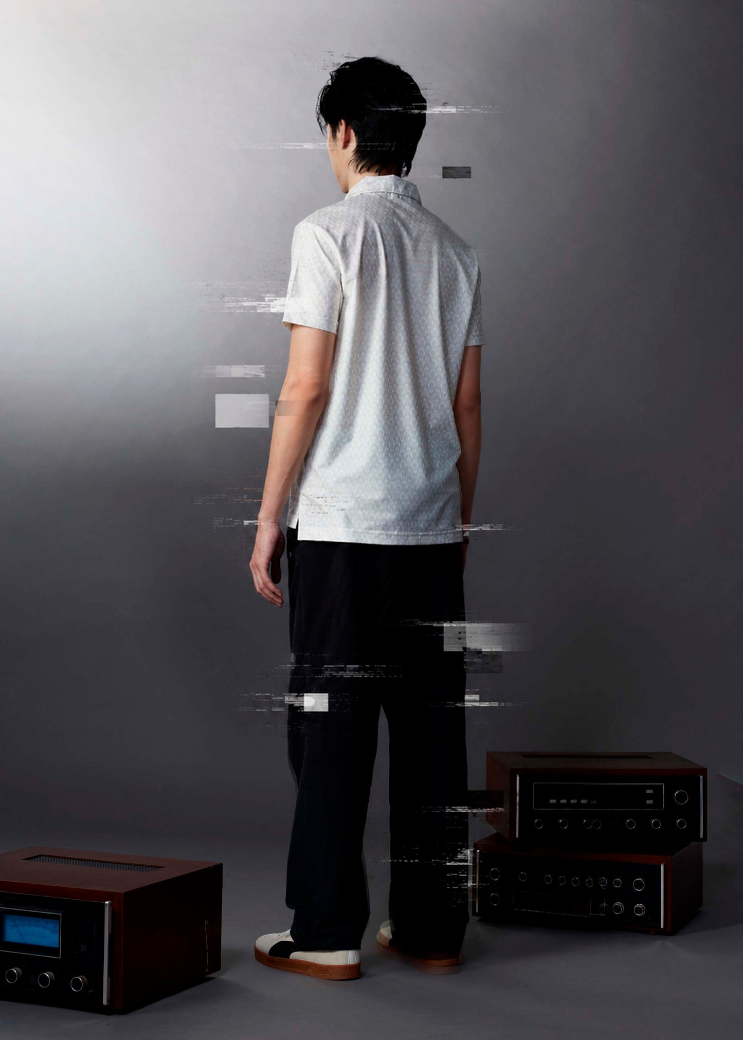 เสื้อโปโลทรงคัสตอมฟิตสีครีมพิมพ์ลายทั้งตัว