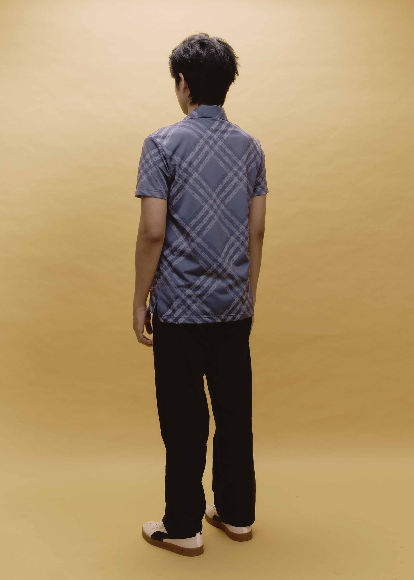GRAY CUSTOM FIT POLO SHIRT WITH ALL-OVER PRINT