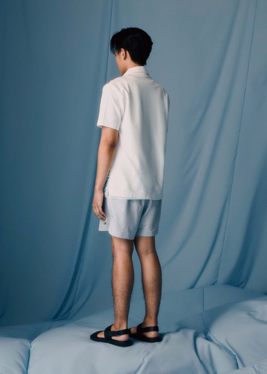 เสื้อคิวบันแขนสั้นสีน้ำตาลพัมกิ้นสไปซ์พิมพ์ลาย