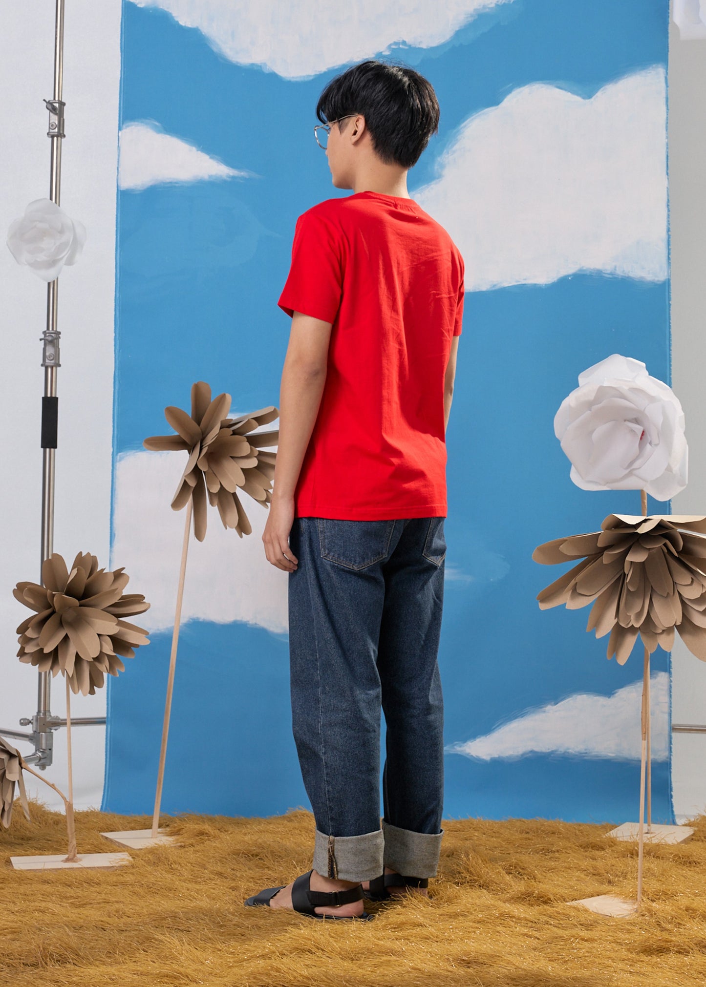 เสื้อยืดคอกลมแขนสั้นสีแดงมะเขือเทศเชอร์รีทรงคัสตอมฟิต