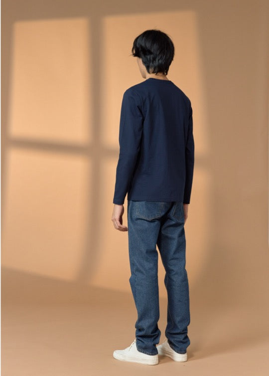 NAVY CUSTOM FIT CREW NECK LONG SLEEVE T-SHIRT WITH GRAPHIC PRINT