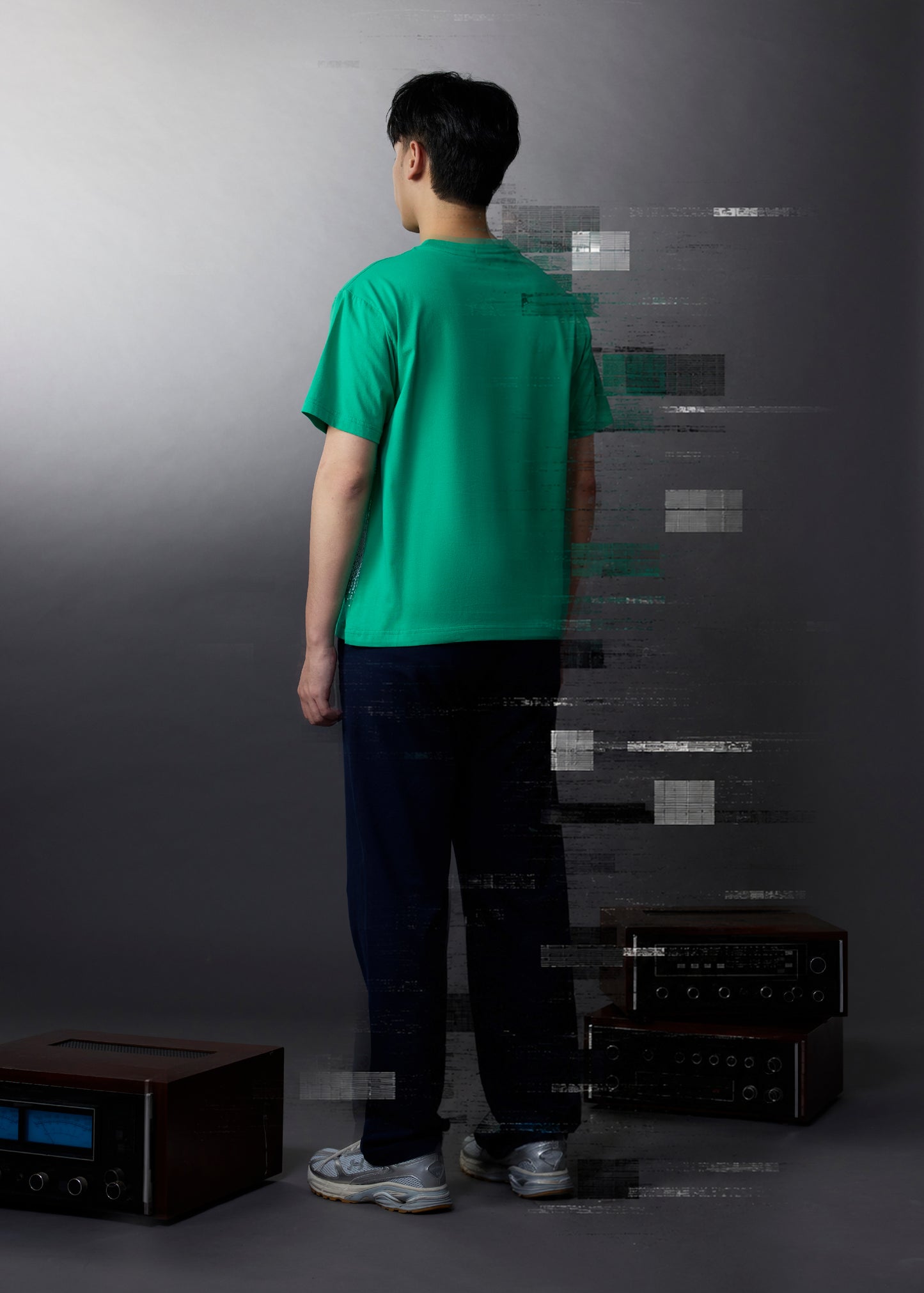 เสื้อยืดคอกลมแขนสั้นสีอะควอติกออว์ทรงโอเวอร์ไซส์พร้อมลายกราฟฟิก