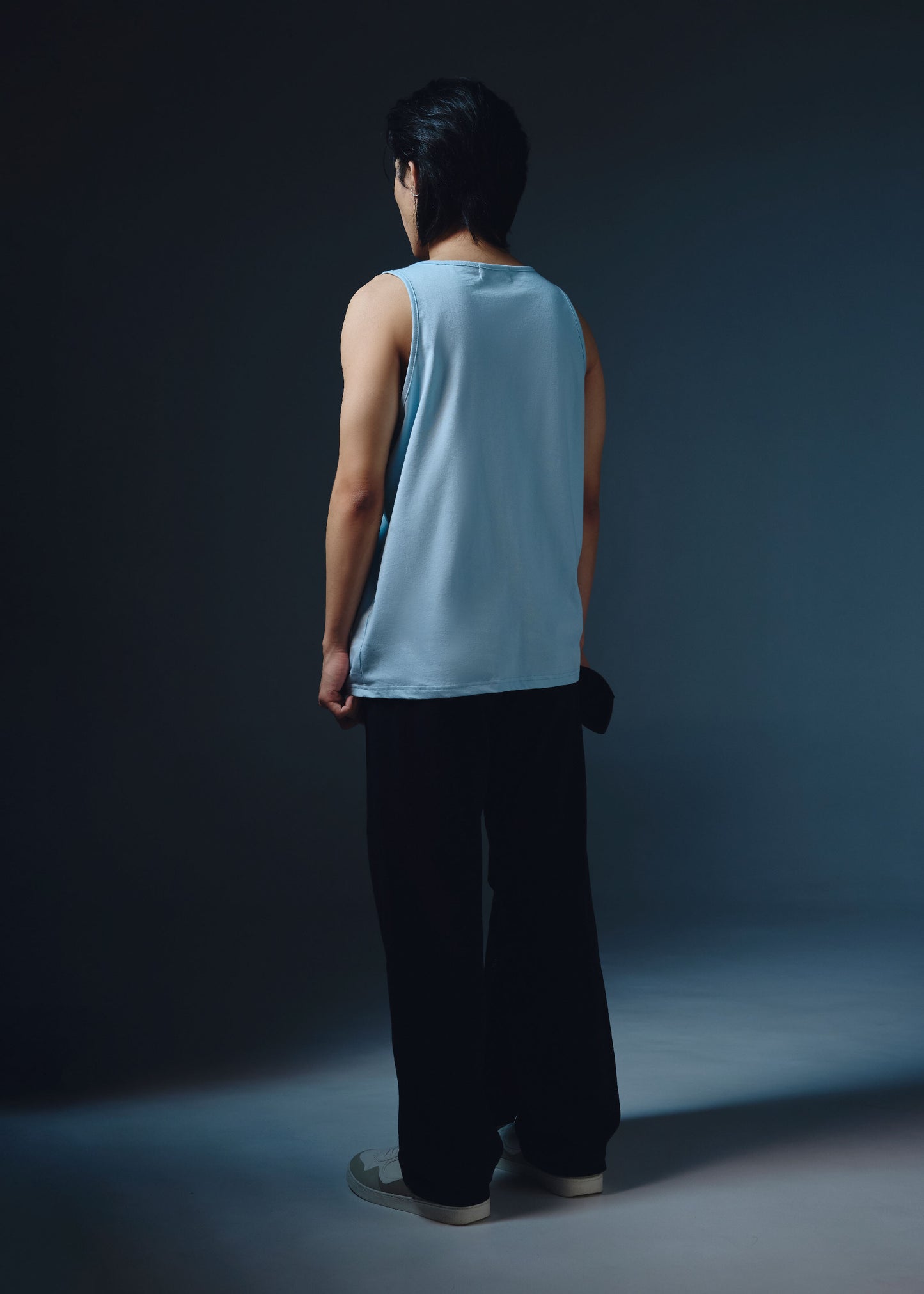 เสื้อกล้ามสีสตาร์ไลท์บลูทรงคัสตอมฟิต