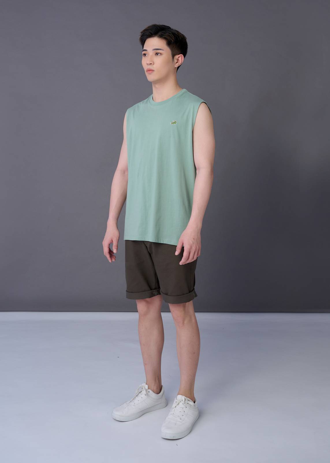 Crew-Neck Sleeveless T-shirt