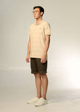 โหลดรูปภาพลงในเครื่องมือใช้ดูของ Gallery เสื้อโปโลลายริ้วสีครีม ENHANCED NEUTRALS ทรงสลิมฟิต
