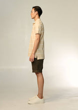 โหลดรูปภาพลงในเครื่องมือใช้ดูของ Gallery เสื้อโปโลลายริ้วสีครีม ENHANCED NEUTRALS ทรงสลิมฟิต
