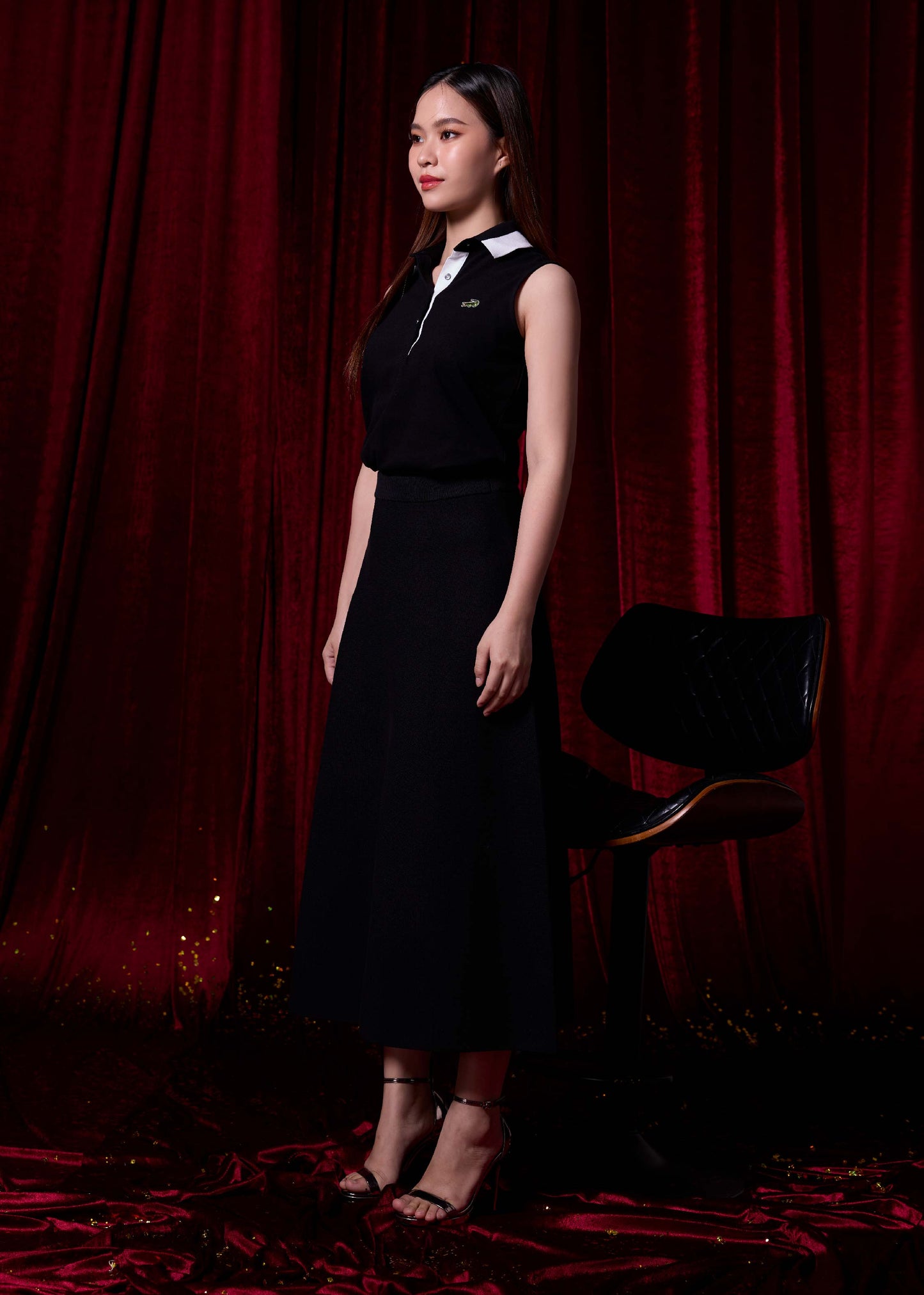 BLACK WOMEN TAPERED FIT SLEEVELESS POLO WITH STRIPE COLLAR