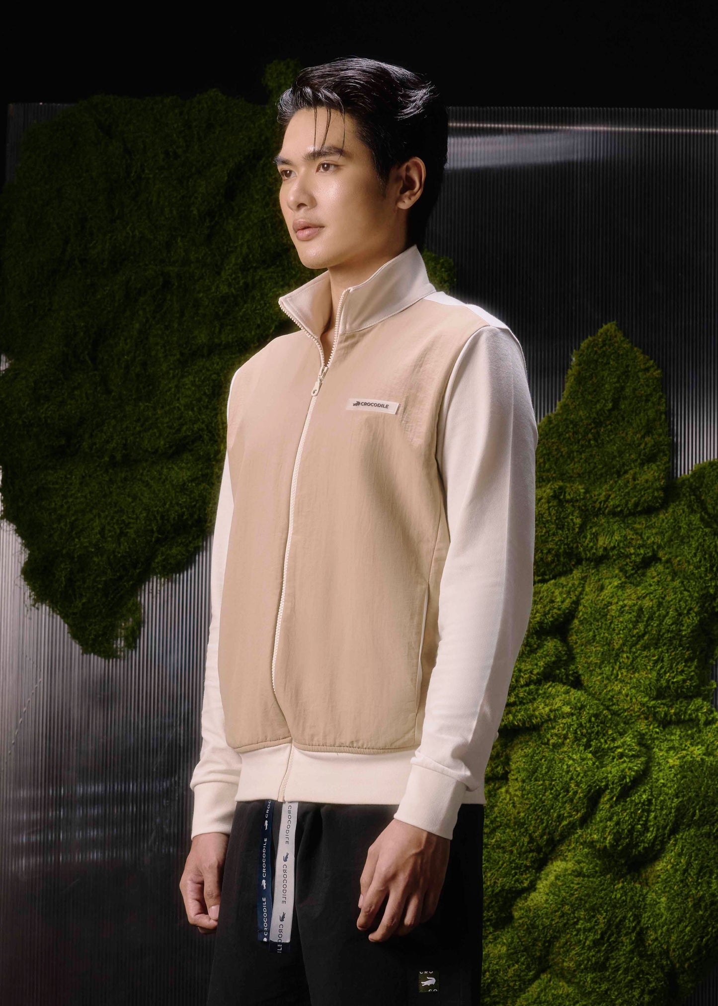 BEIGE CUSTOM FIT JACKET WITH ZIP OPENING