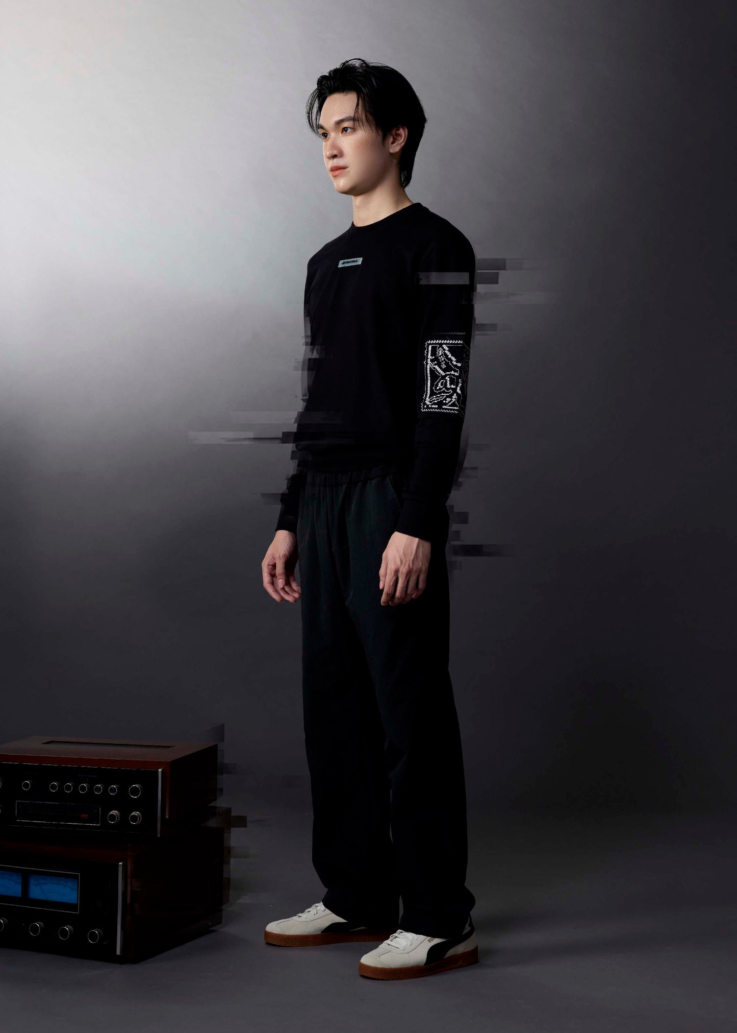 BLACK CUSTOM FIT SWEATERS WITH EMBROIDERY AND RUBBERIZED LOGO