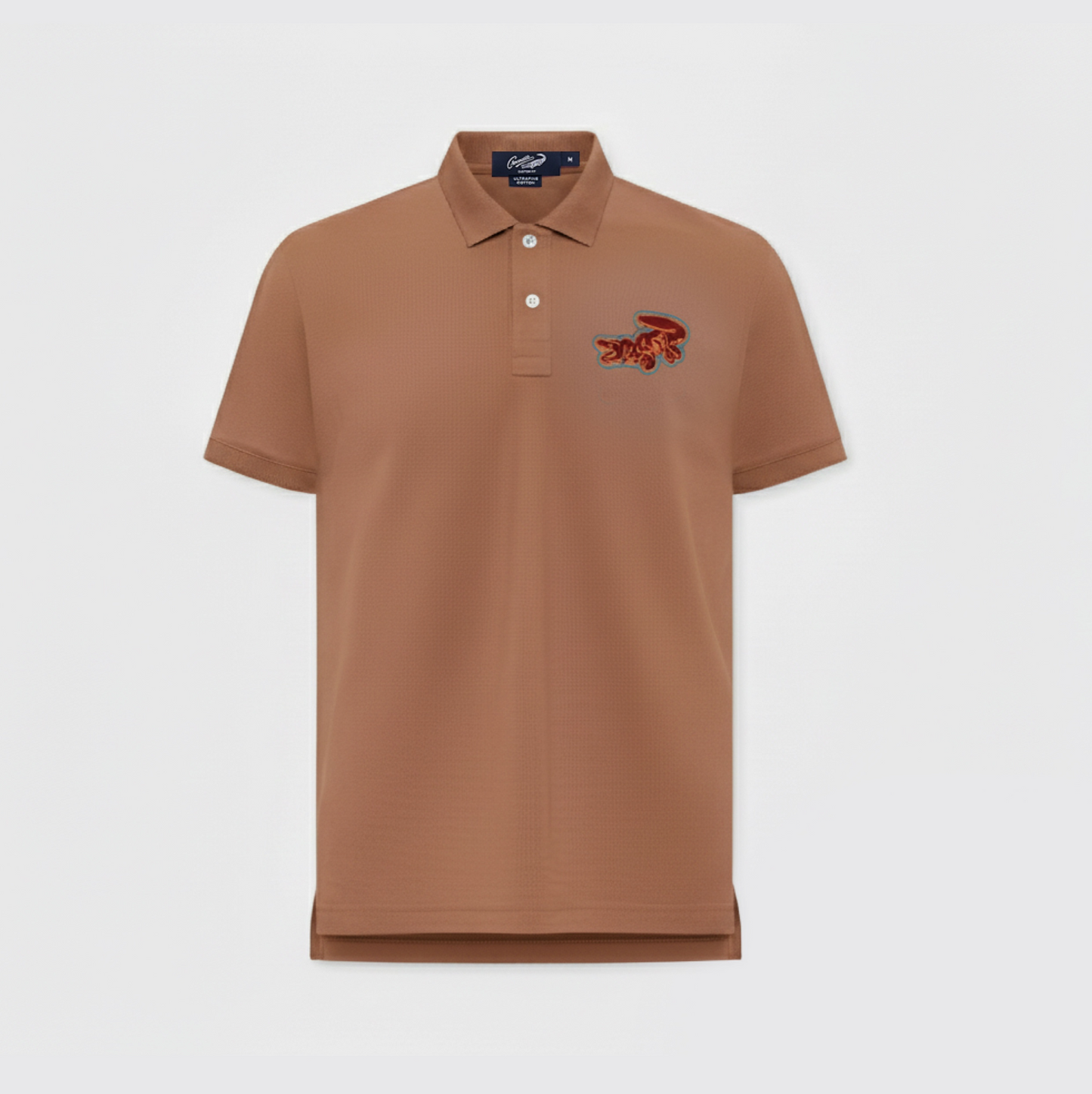 เสื้อโปโลทรงคัสตอมฟิตสีนำ้ตาลมอคค่ามูสพร้อมลายปัก