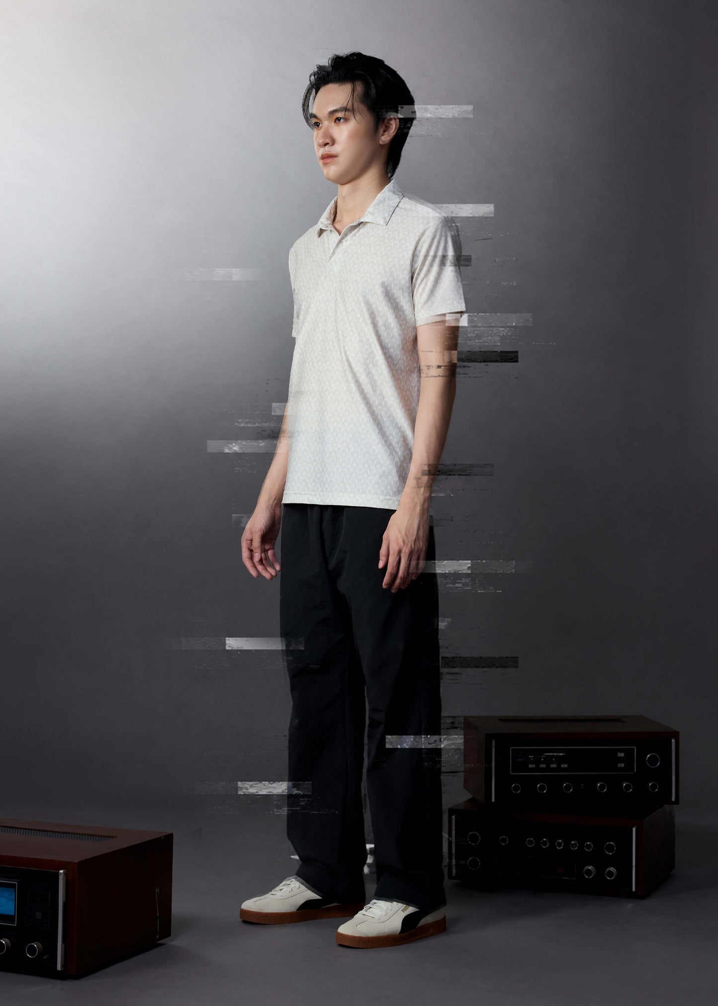 เสื้อโปโลทรงคัสตอมฟิตสีครีมพิมพ์ลายทั้งตัว