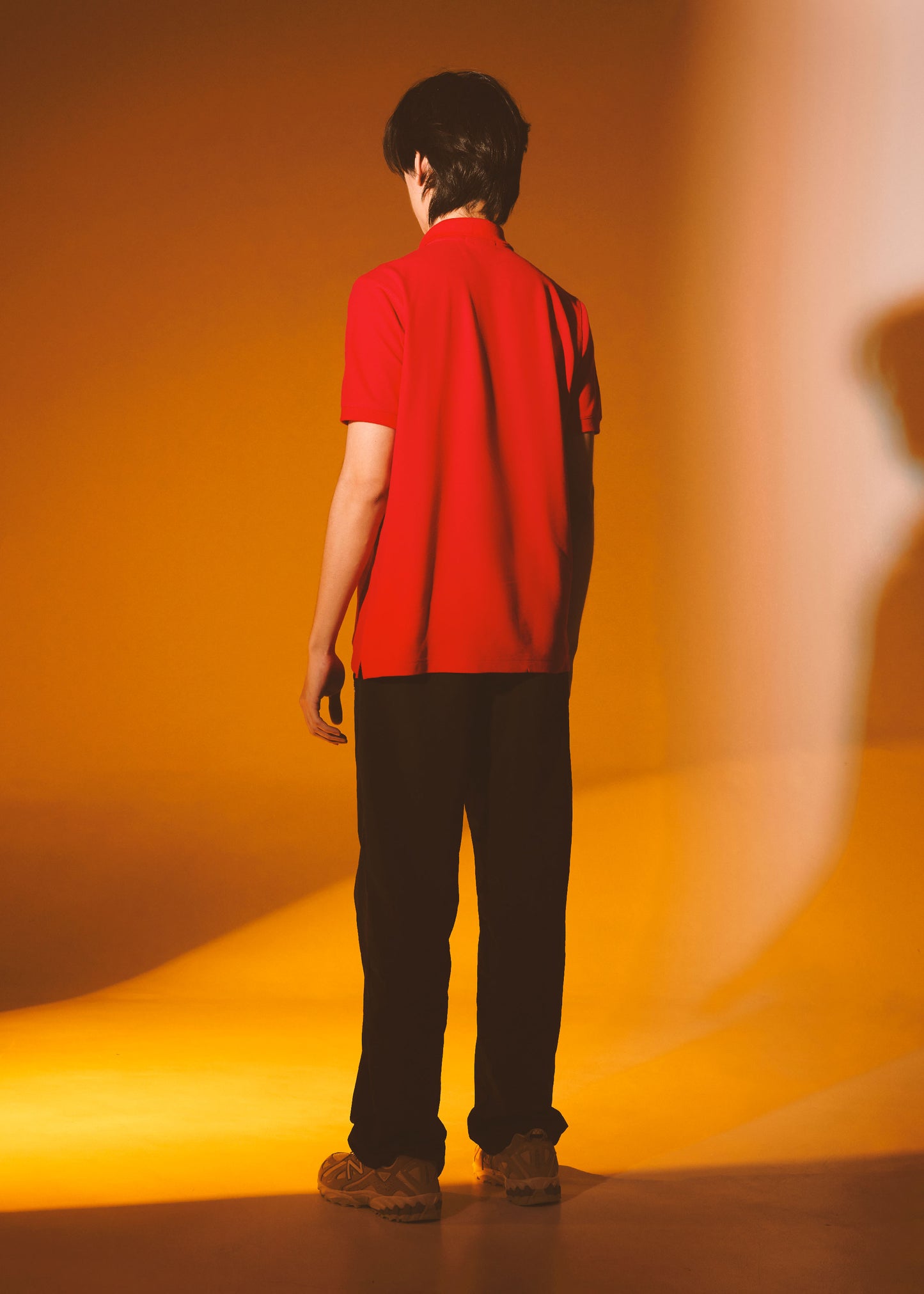 เสื้อโปโลสีแดงลาวาทรงเรกูล่าร์ฟิตพร้อมกระเป๋า