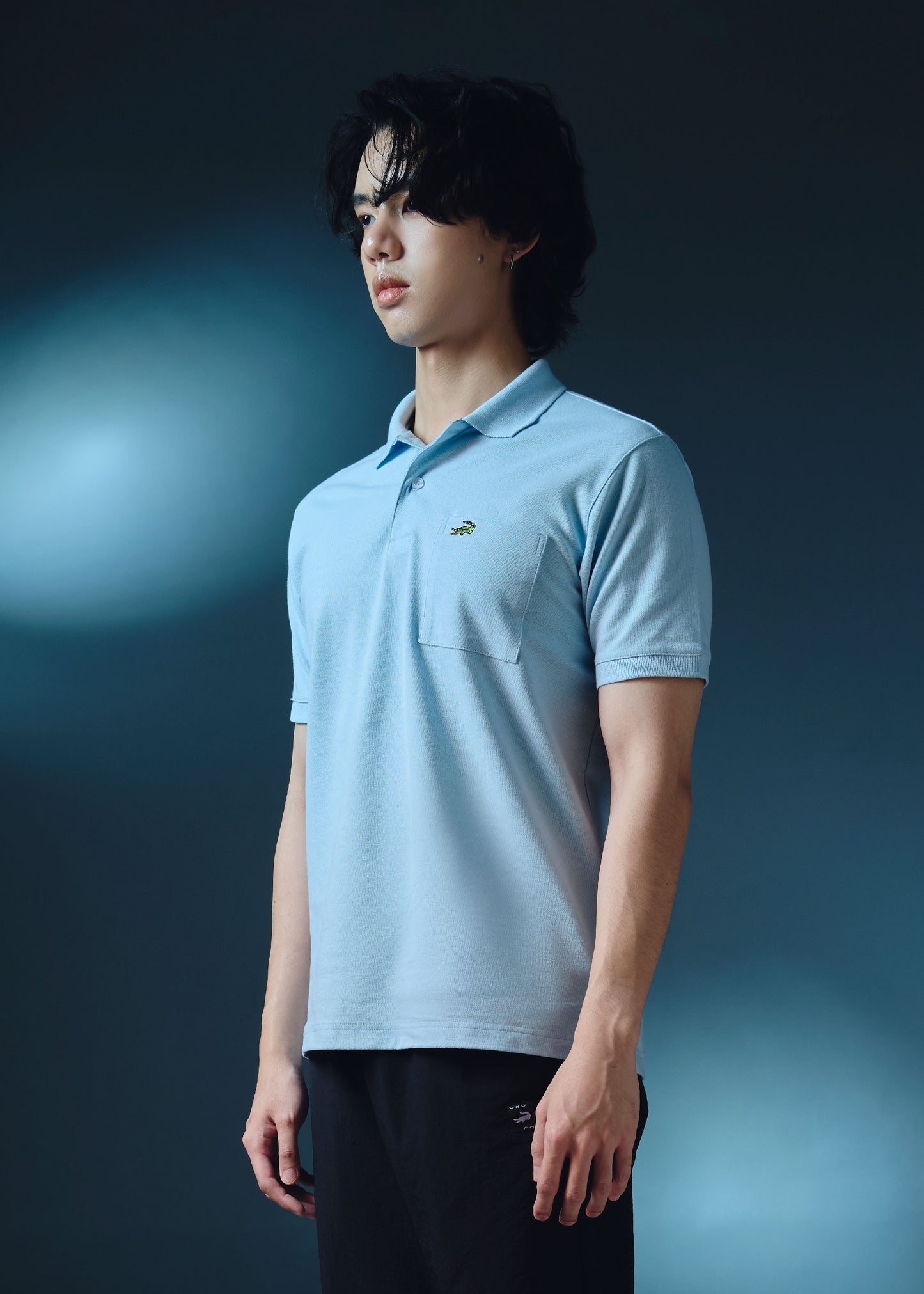 เสื้อโปโลสีสตาร์ไลท์บลูทรงเรกูล่าร์ฟิตพ​​ร้อมกระเป๋า