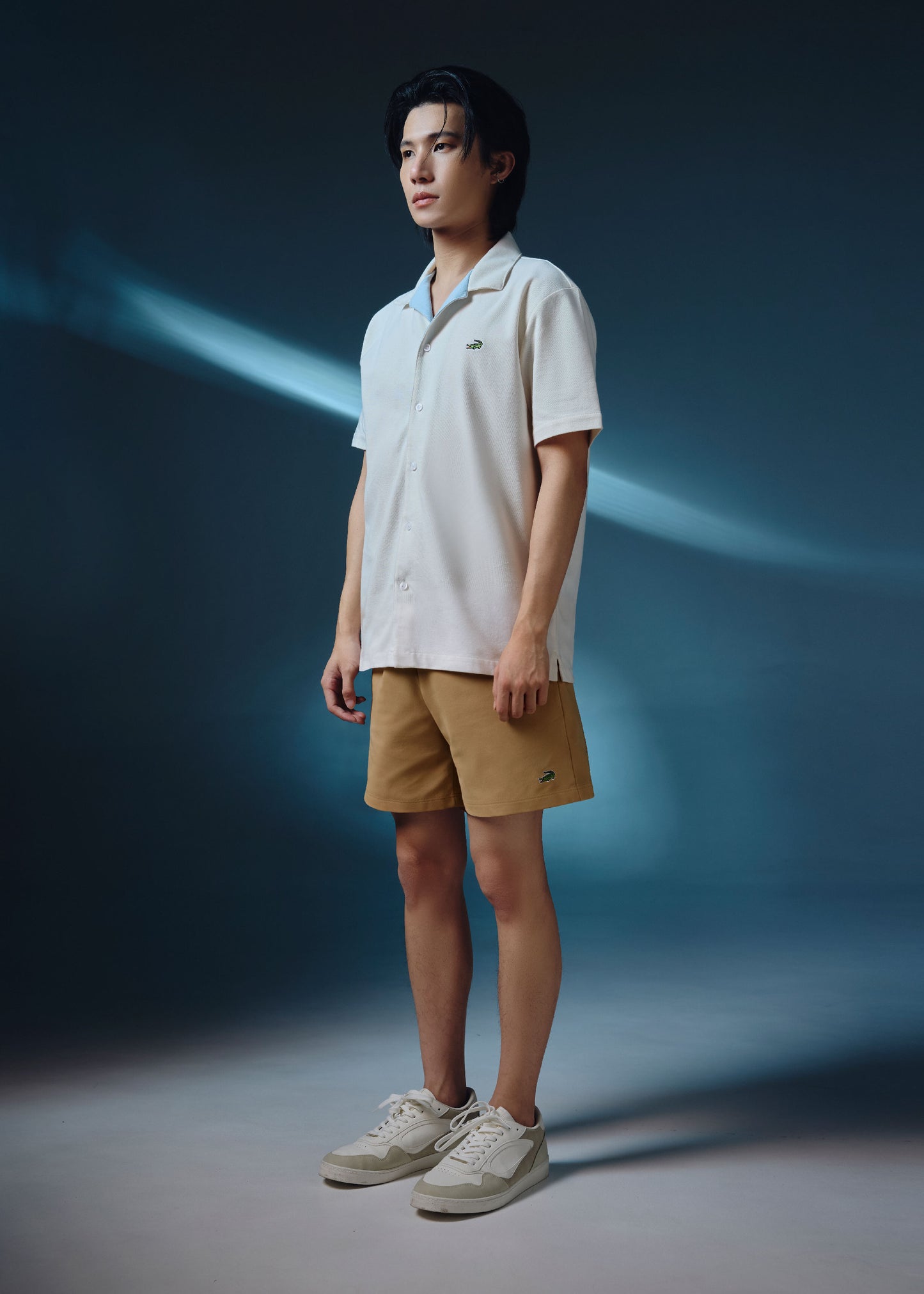 เสื้อคิวบันแขนสั้นสีครีมพร้อมปกสีสตาร์ไลท์บลู