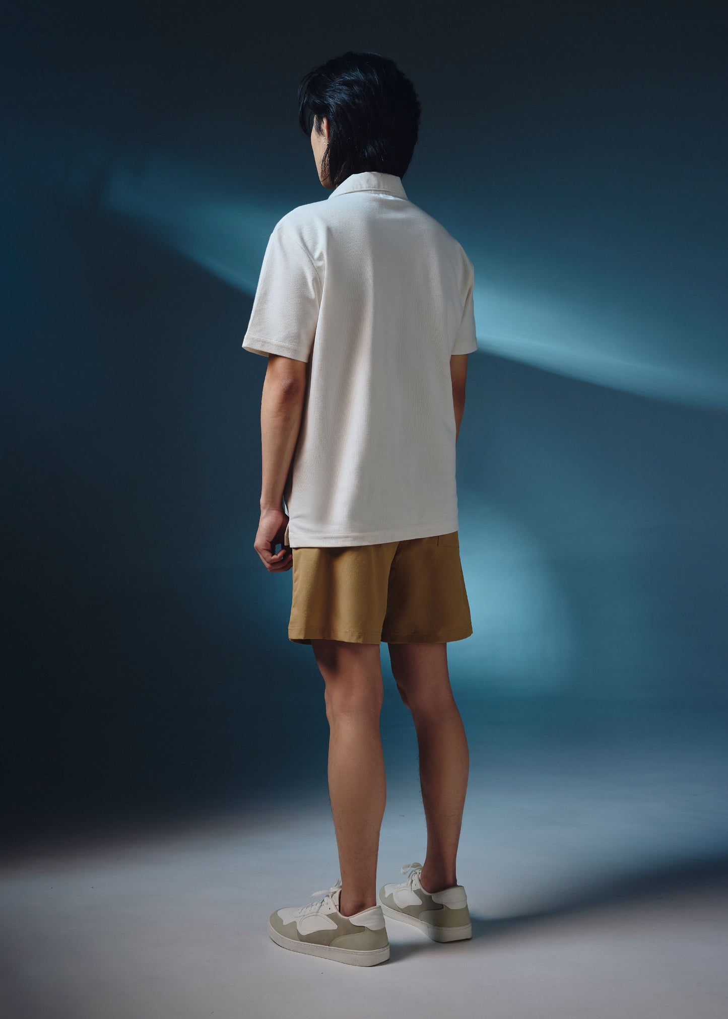 เสื้อคิวบันแขนสั้นสีครีมพร้อมปกสีสตาร์ไลท์บลู