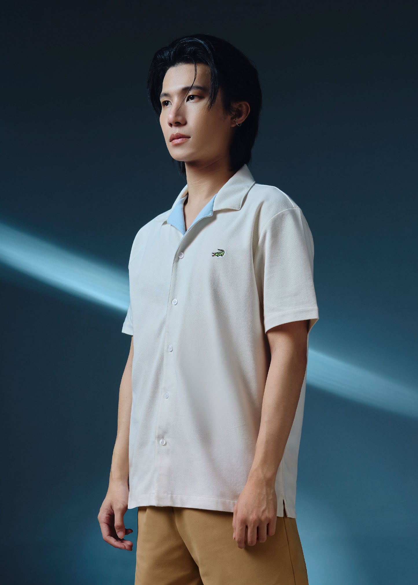 เสื้อคิวบันแขนสั้นสีครีมพร้อมปกสีสตาร์ไลท์บลู