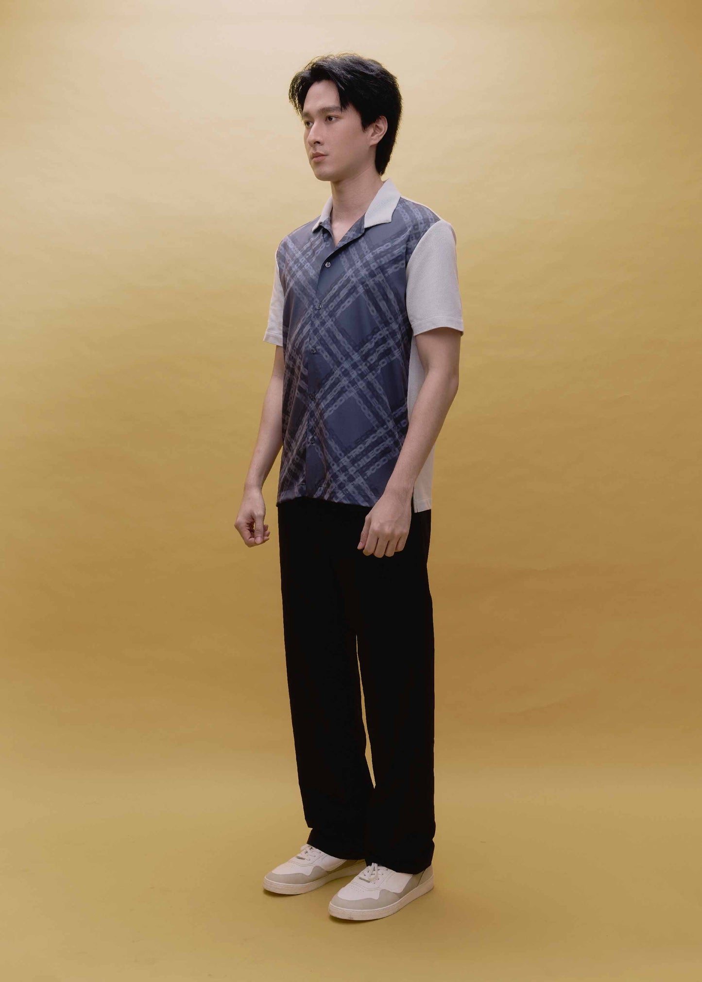GRAY CUSTOM FIT CUBAN COLLAR SHIRT WITH GRAPHIC PRINT AND POCKET