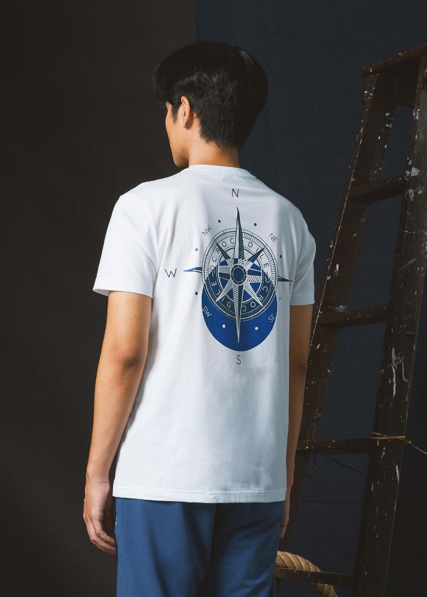 WHITE CUSTOM FIT CREW NECK SHORT SLEEVE T-SHIRT WITH GRAPHIC PRINT