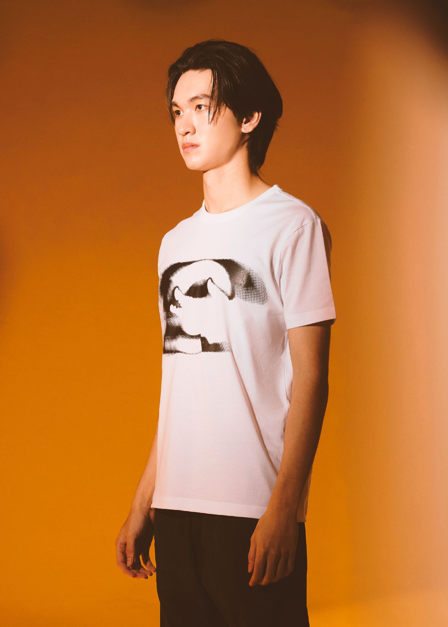 WHITE CUSTOM FIT CREW NECK SHORT SLEEVE T-SHIRT WITH  GRAPHIC PRINT