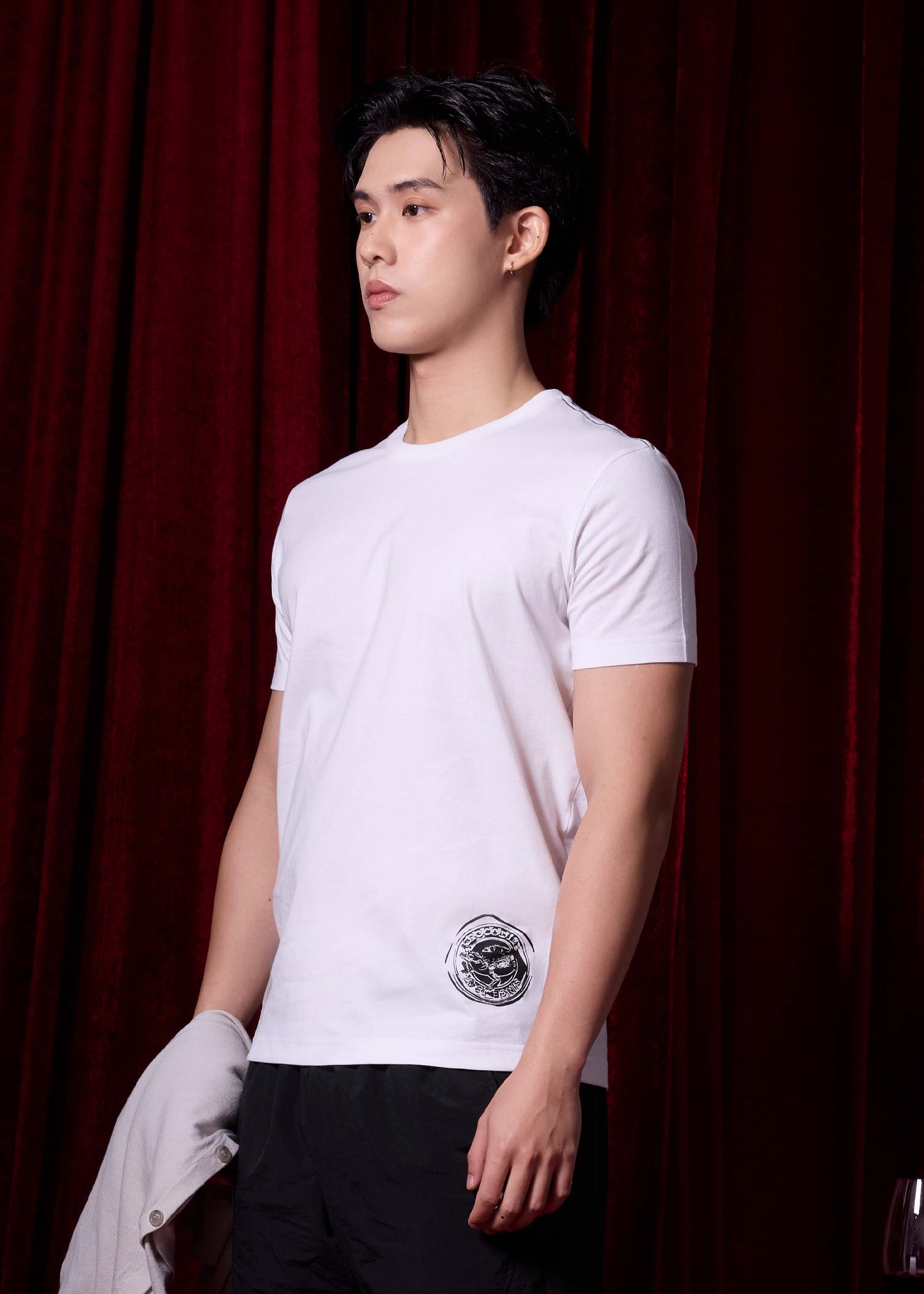 WHITE CUSTOM FIT CREW NECK SHORT SLEEVE T-SHIRT WITH  GRAPHIC PRINT