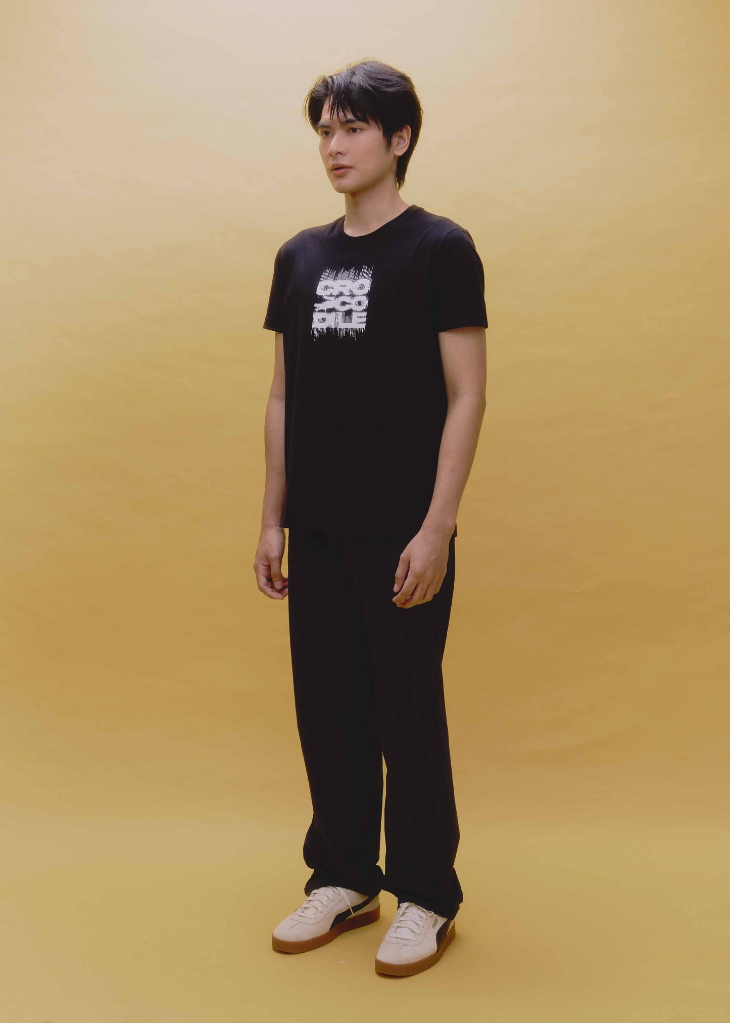 BLACK CUSTOM FIT CREW NECK SHORT SLEEVE T-SHIRT WITH GRAPHIC PRINT