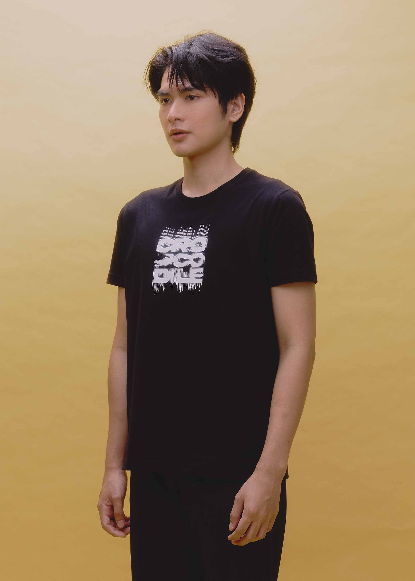 BLACK CUSTOM FIT CREW NECK SHORT SLEEVE T-SHIRT WITH GRAPHIC PRINT