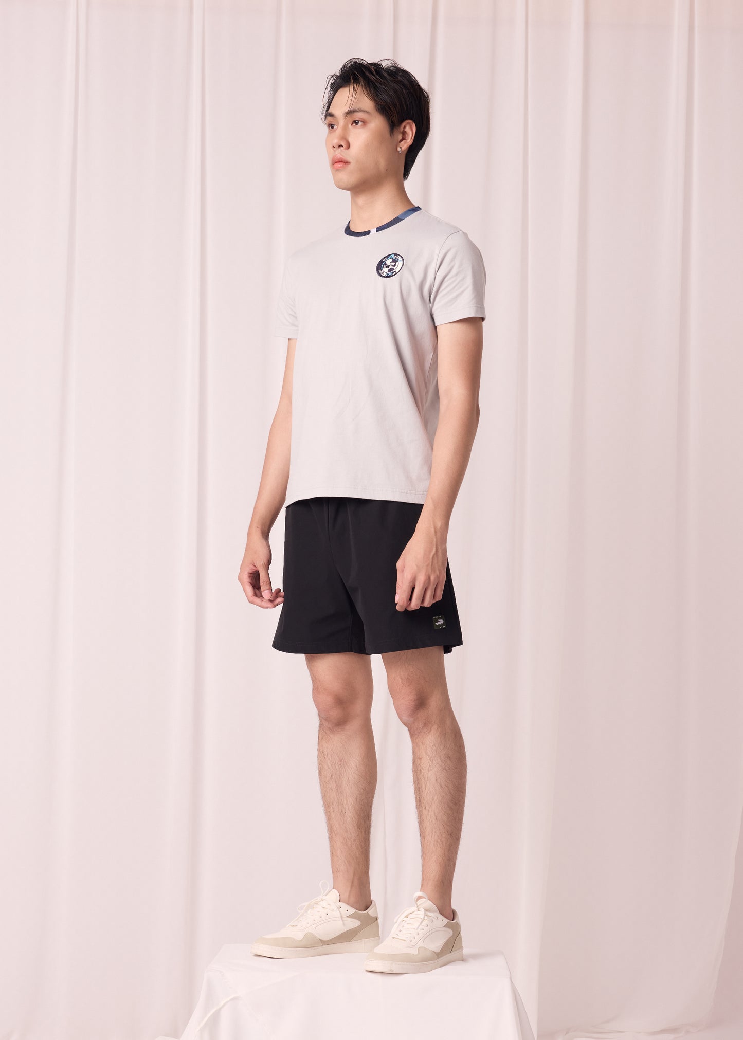 GREY CUSTOM FIT CREW NECK SHORT SLEEVE T-SHIRT WITH EMBROIDERY