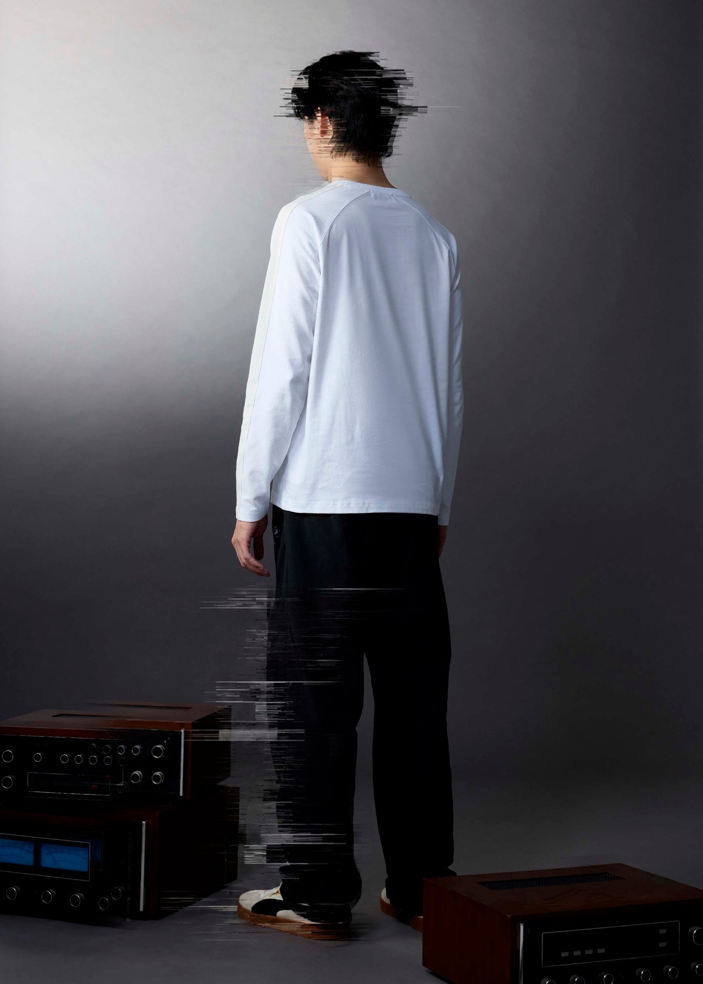 เสื้อยืดคอกลมแขนยาวคัลเลอร์บล็อคทรงคัสตอมฟิต