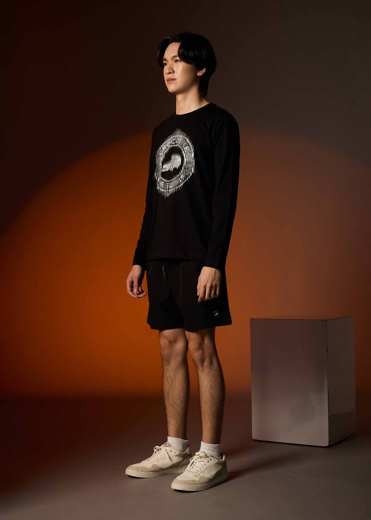 BLACK CUSTOM FIT CREW NECK LONG SLEEVE T-SHIRT WITH GRAPHIC PRINT