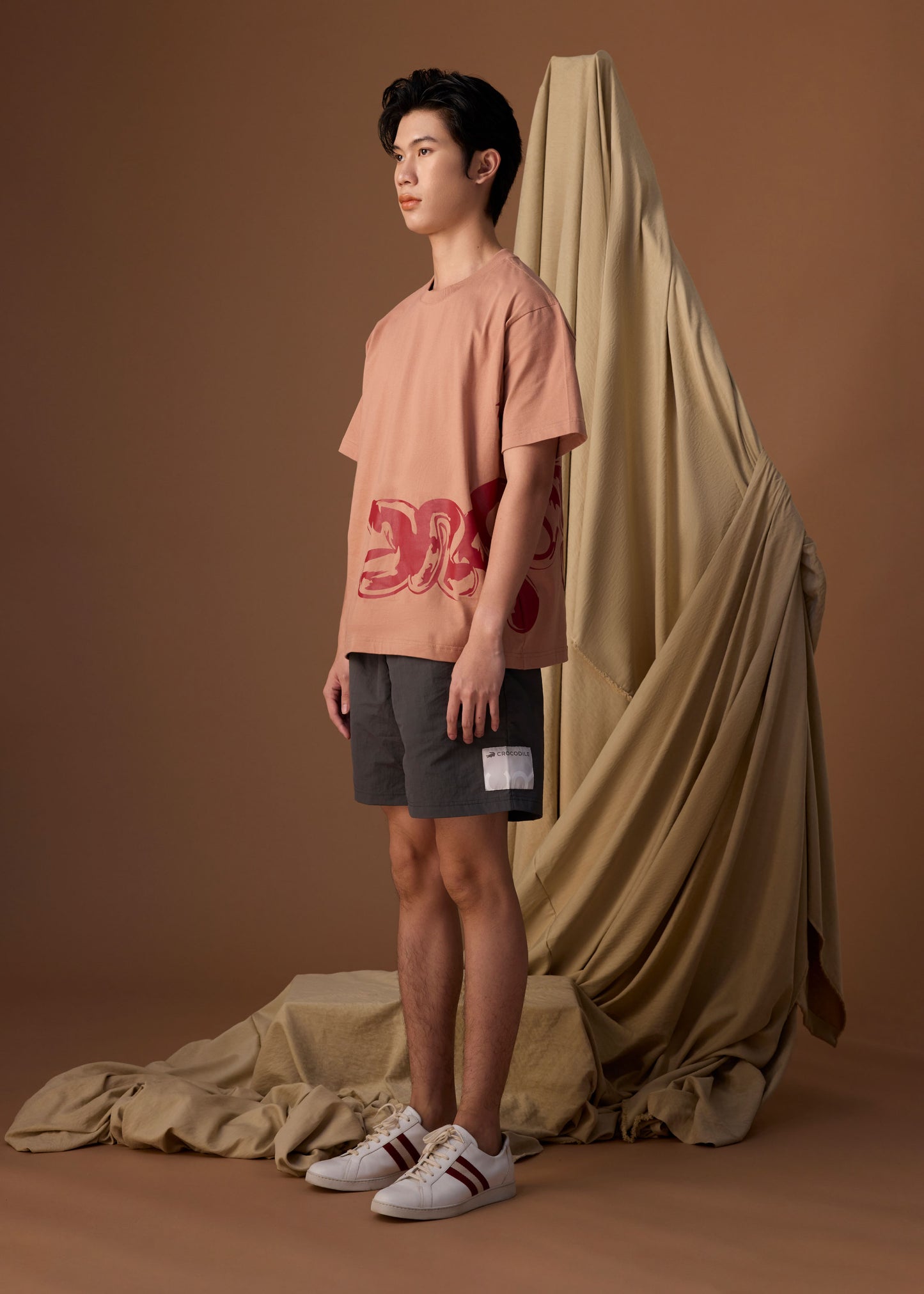 MOCHA MOUSSE BROWN OVERSIZED CREW NECK SHORT SLEEVE T-SHIRT WITH GRAPHIC PRINT