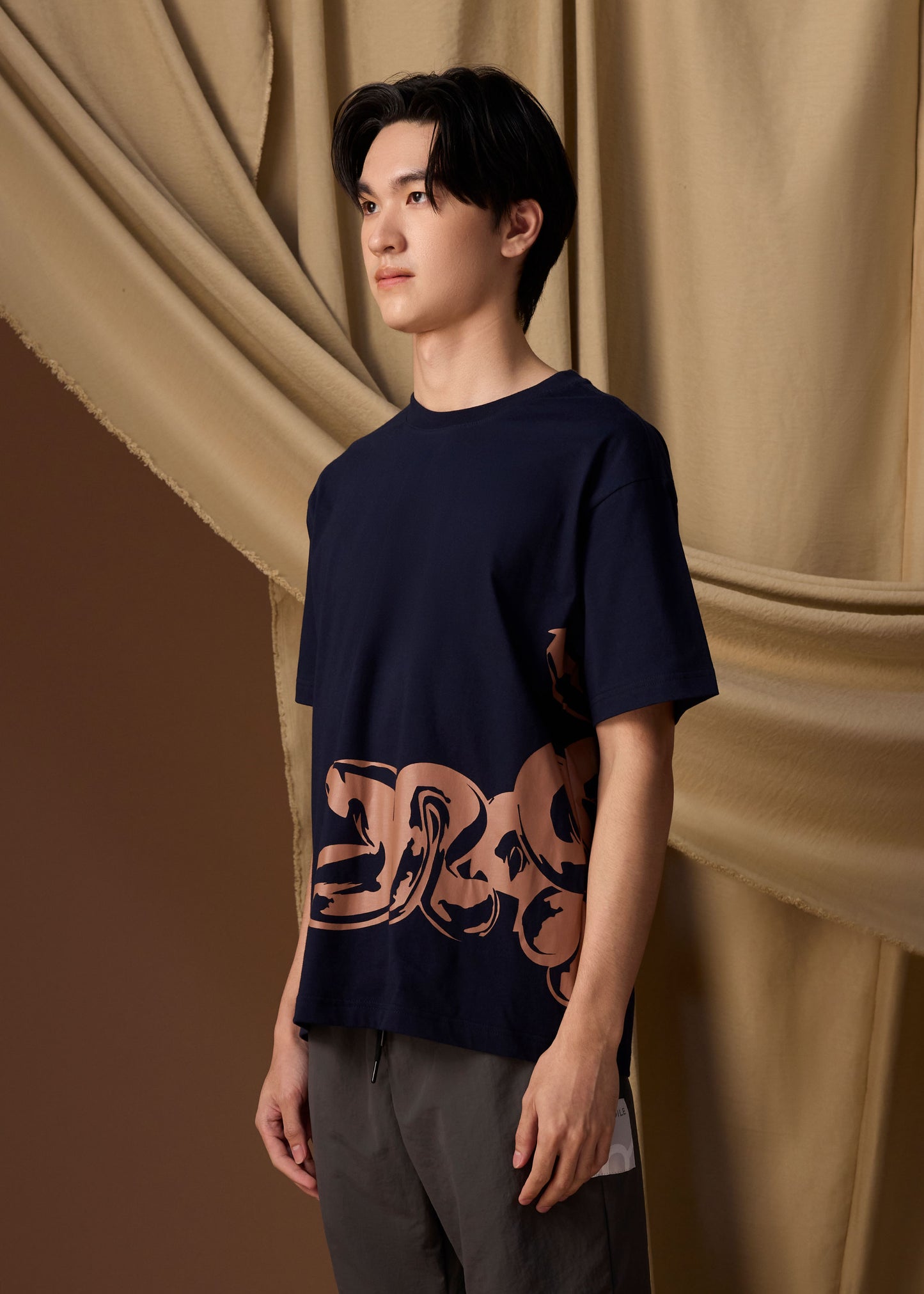 NAVY OVERSIZED CREW NECK SHORT SLEEVE T-SHIRT WITH GRAPHIC PRINT