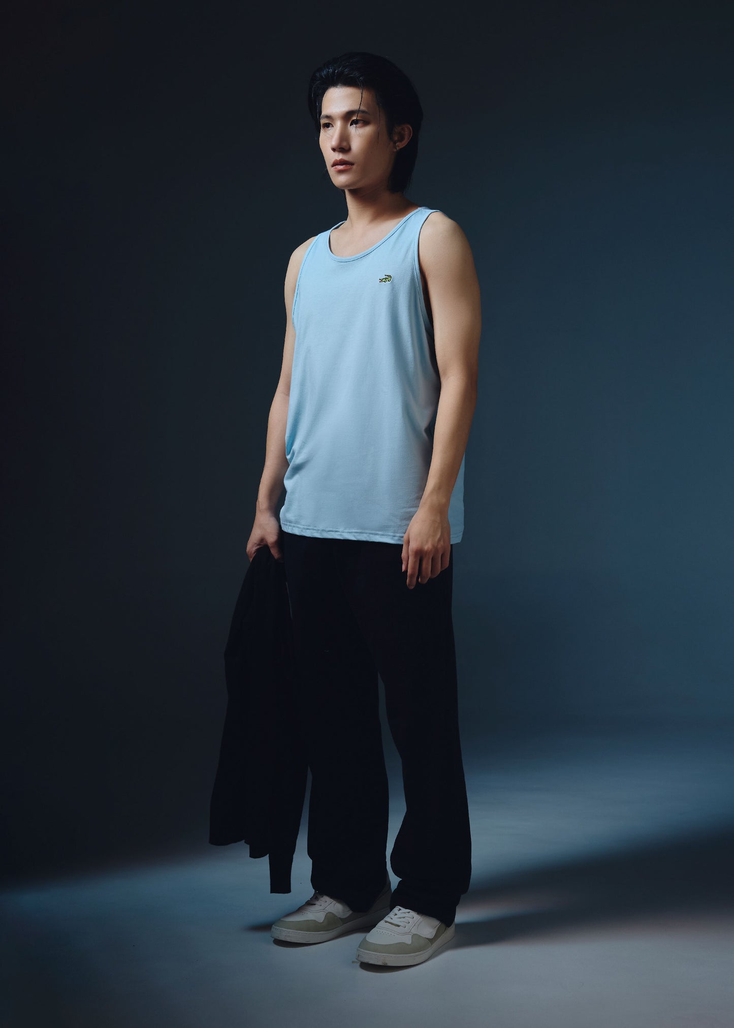 เสื้อกล้ามสีสตาร์ไลท์บลูทรงคัสตอมฟิต