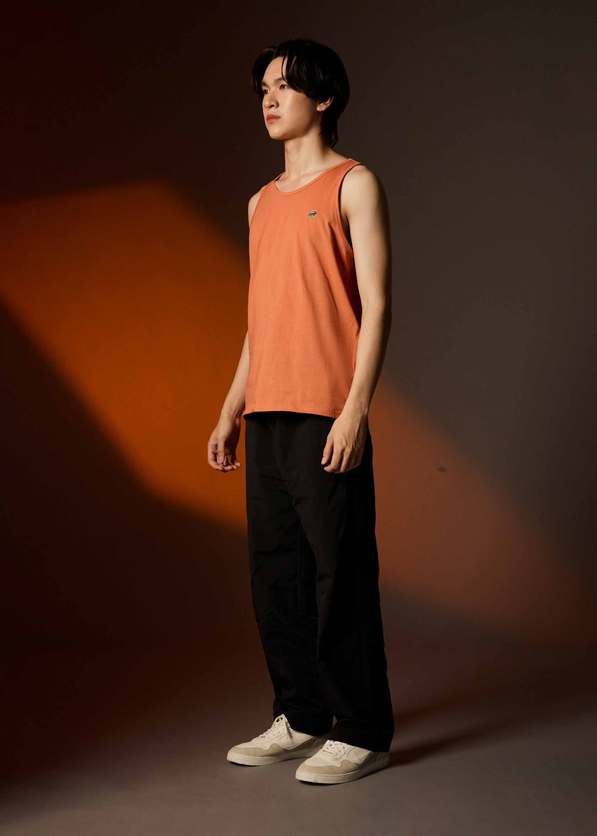 เสื้อกล้ามสีแบรนดี้เมล่อนทรงคัสตอมฟิต