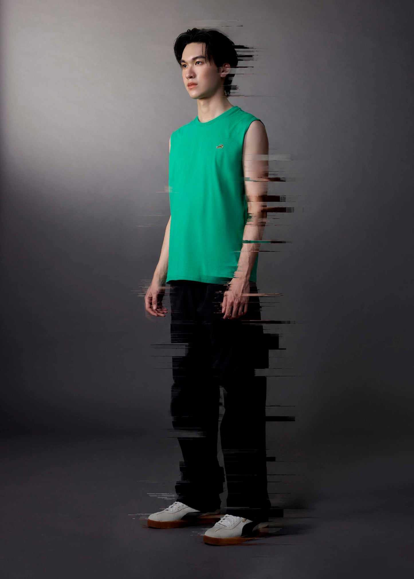เสื้อยืดคอกลมแขนกุดสีอะควอติกออว์ทรงคัสตอมฟิต