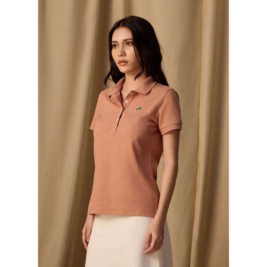 เสื้อโปโลทรงเข้ารูปสีนำ้ตาลมอคค่ามูสพร้อมลายปัก